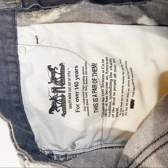 Levi’s 513 Cut Off Bleached Distressed Shorts - Picture 6 of 8